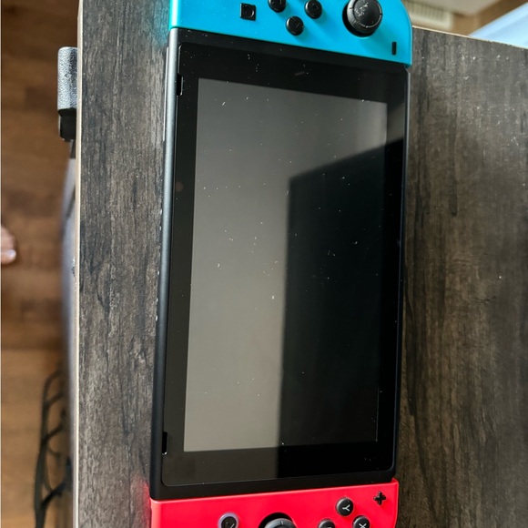 Nintendo switch & accessories - Picture 8 of 8